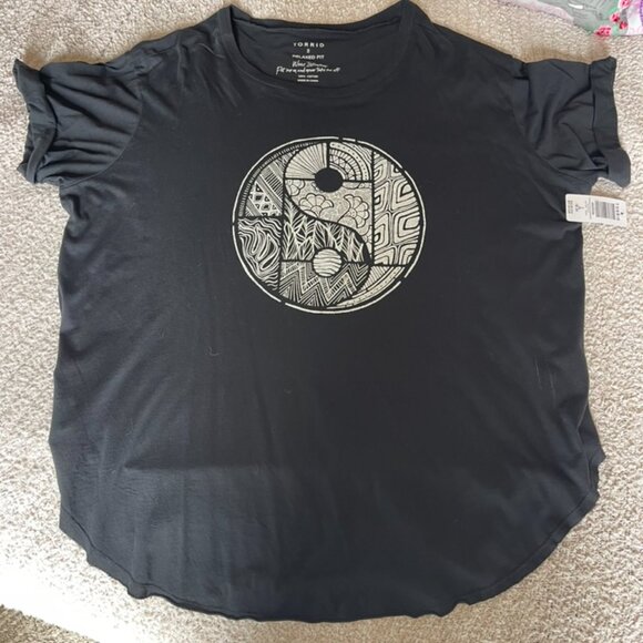 Torrid Ying Yang Relaxed fit cotton crew Neck Graphic tshirt size 2x - Picture 4 of 5